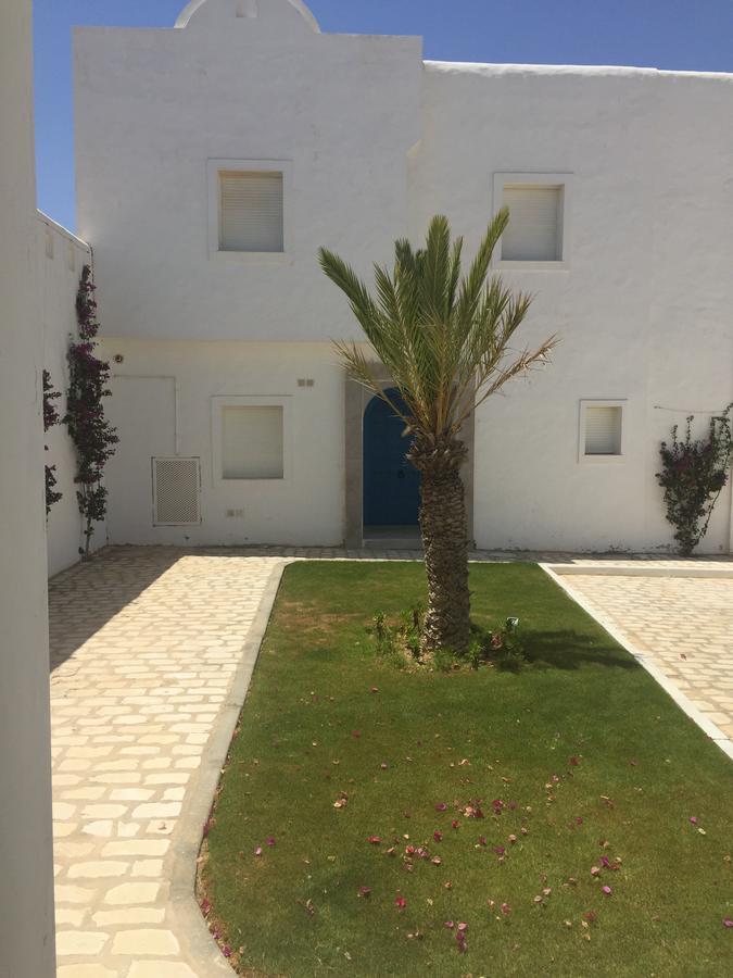 Villa Avec Piscine Triffa Exterior photo